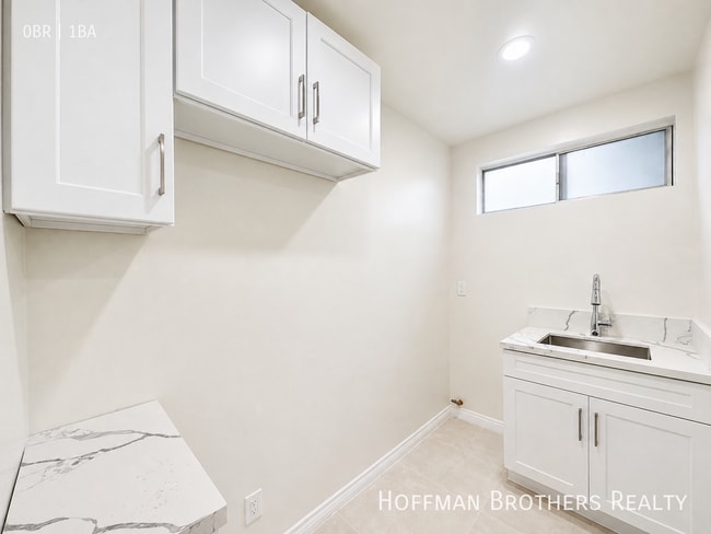 20445 Saticoy St Unit 6