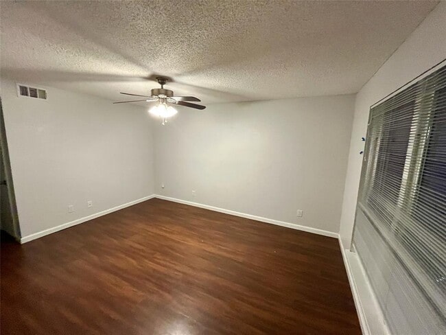 Photo - 122 Hillside Dr