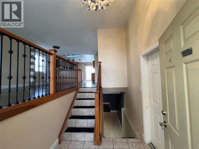 Photo - 4748 Juliet Crescent