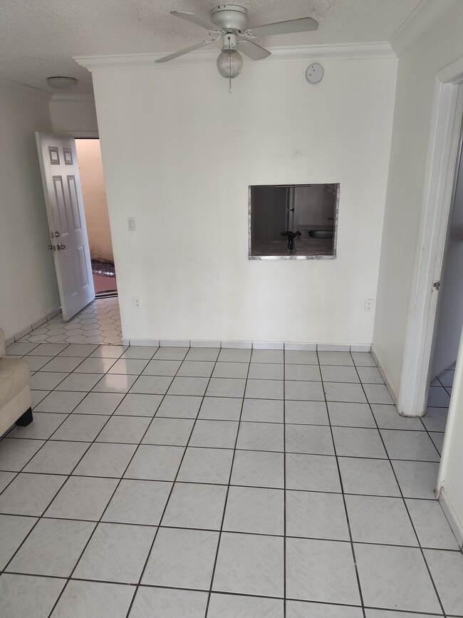 Photo - 1605 NE 185th St Unidad 105