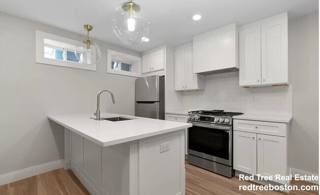 Photo - 160 Webster St