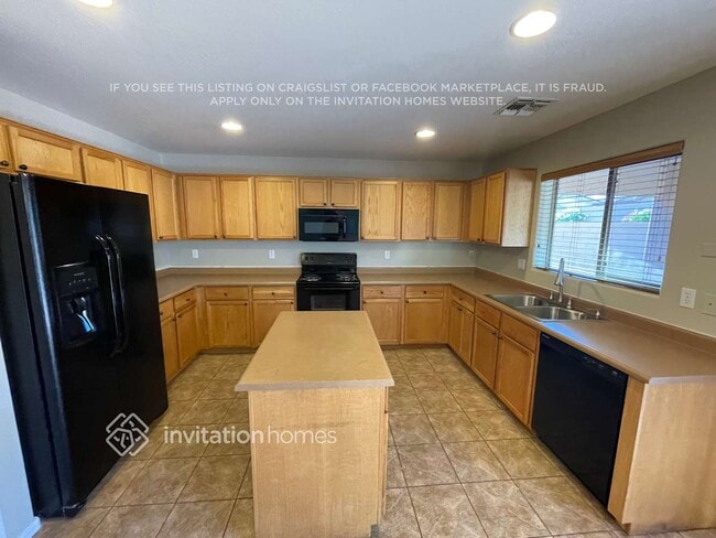 Photo - 24902 W Wayland Dr