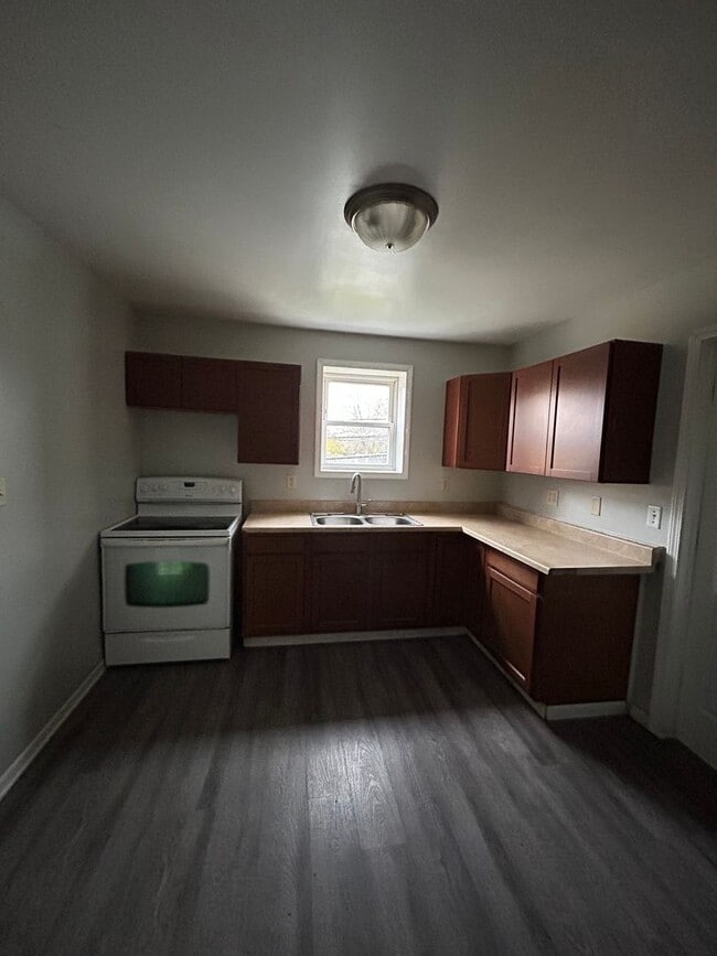 Photo - 105 W Emeline St Unit A