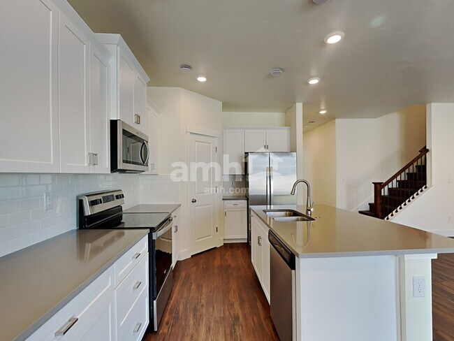 1034 S Jillian Ave