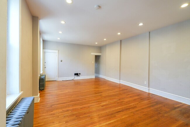 Photo - Amazing 1st fl Apt with private entrance and w/d