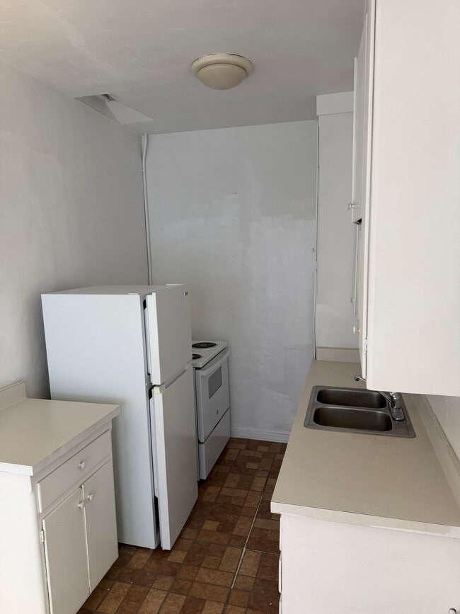 Building Photo - 1562 Seventh Ave Unit 307