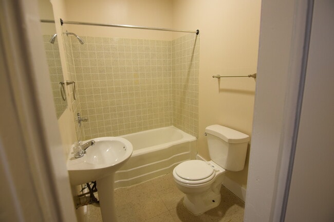 72 E 6th Ave