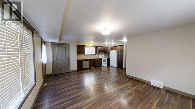 Photo - 11246-1175A 75a Ave