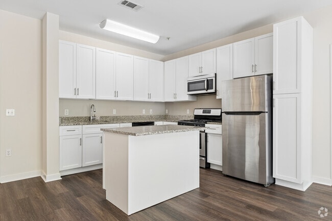 2BR, 2BA - 1,106SF - Kitchen