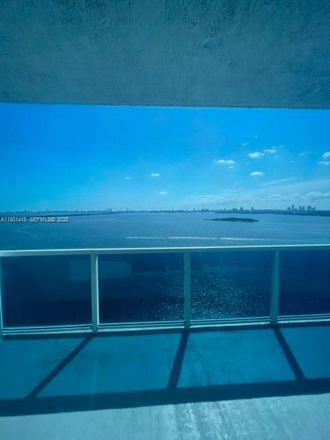 Photo - 700 NE 25th St Unidad 1504