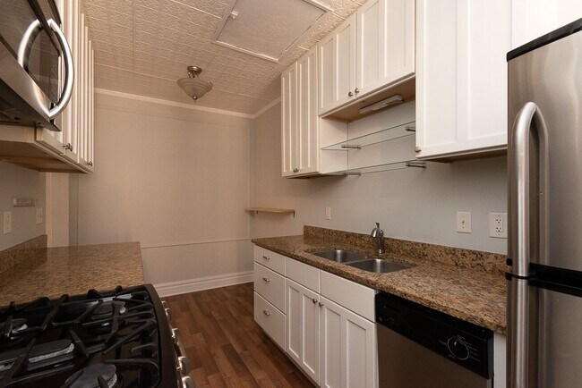 Photo - 547.5 W Surf St Unidad N4