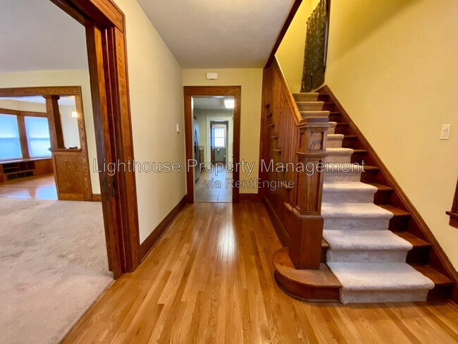 Photo - 137 N Wabash Ave
