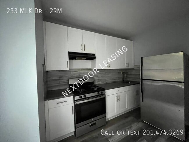Building Photo - 233 M.L.K. Drive Unit 2RM