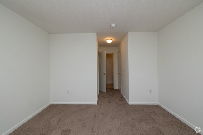 3BR, 2BA - 1,434SF - Primary Bedroom