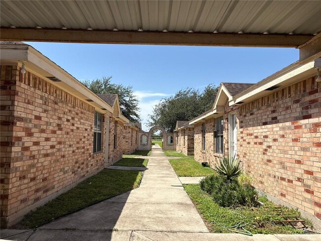 25 West Dr Unidad 2