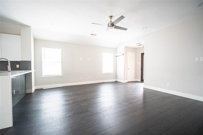 Building Photo - 2936 Standing Springs Ln