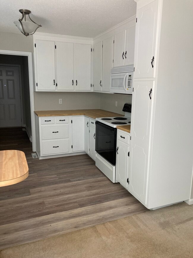 Photo - 6717 Monnett Rd