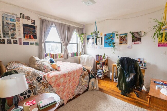 Building Photo - 33 Egremont Rd Unit 1