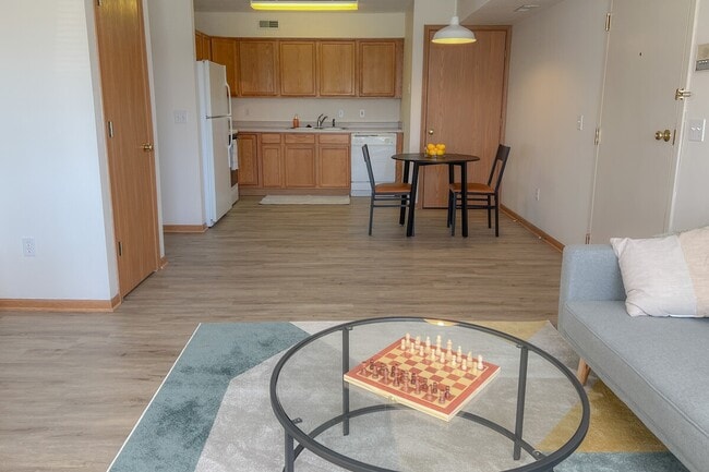 Sala de estar/cocina - Eagles Ridge Apartments