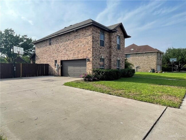 28 Dove Ave
