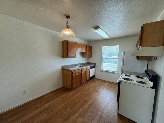 Photo - 1906 Windward Dr Unidad Apt B