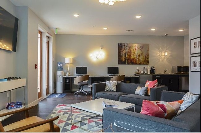 Photo - Lookout on Cragmor | Student Housing