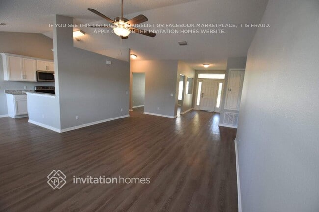 Photo - 1085 Kingfisher Way