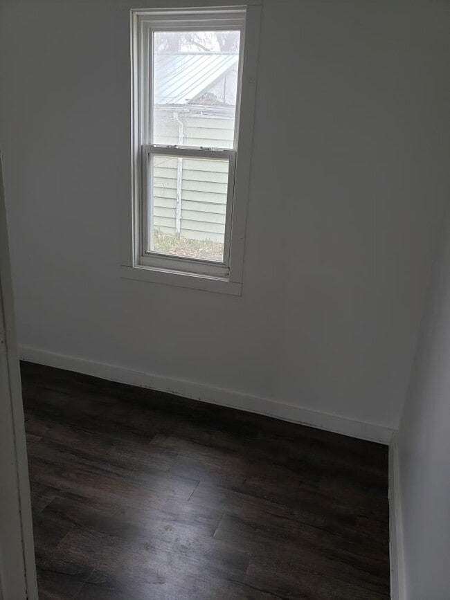 Photo - 715-711 11th Ave