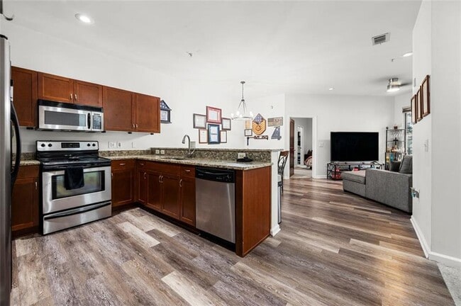 Photo - 870 Mayson Turner Rd NW Unit 1111