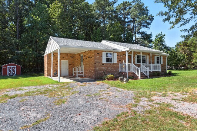 Photo - 2111 Clary Rd