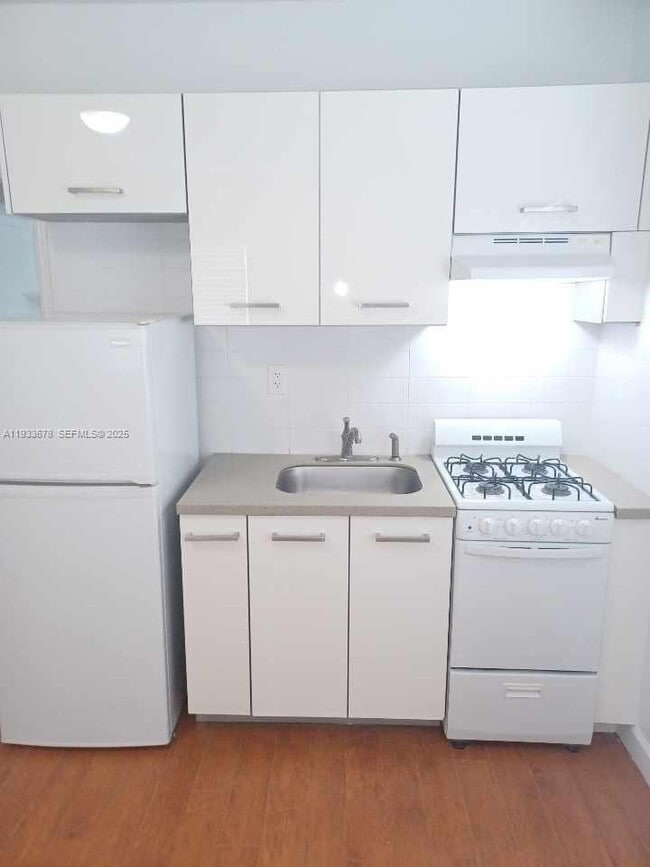 Photo - 6950 Byron Ave Unit 7