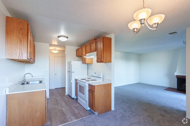 2BR, 1.5BA - 993SF - Kitchen
