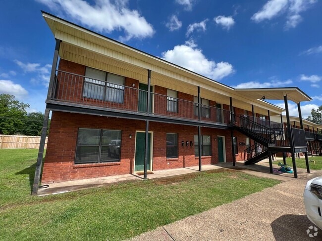 Building Photo - 2233 Alma Blvd Unit 1 Rental
