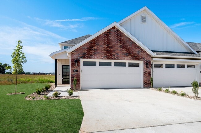 Building Photo - Newly Built Bentonville Townhome!