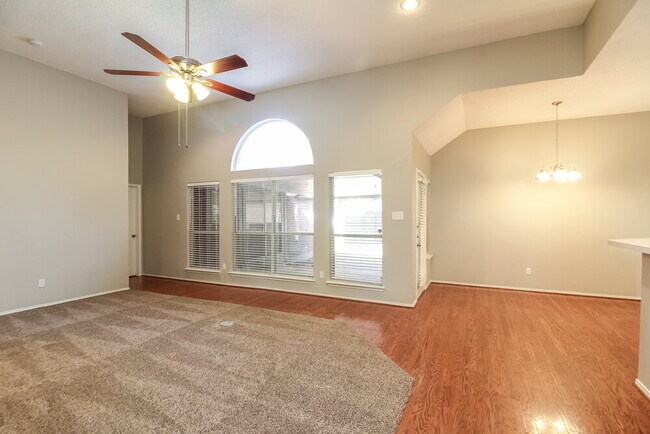 Photo - 2338 Liles Ln