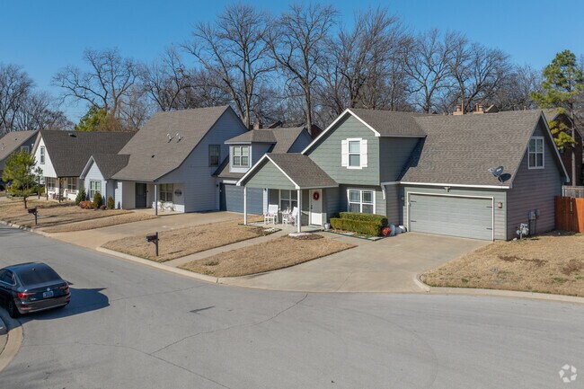 Primary - Yorktown Villas