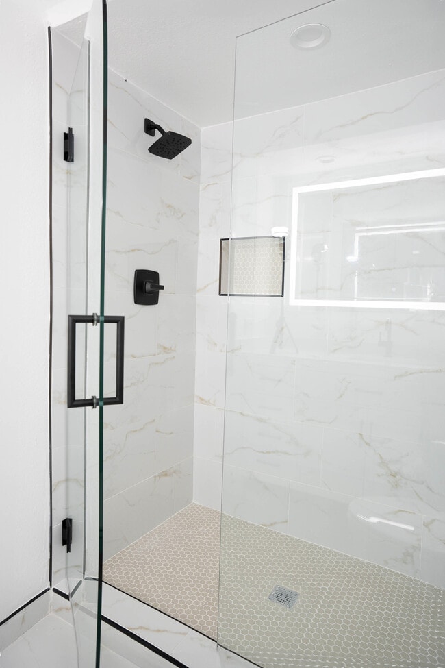 Building Photo - 4919 Laurel Canyon Blvd Unit 18