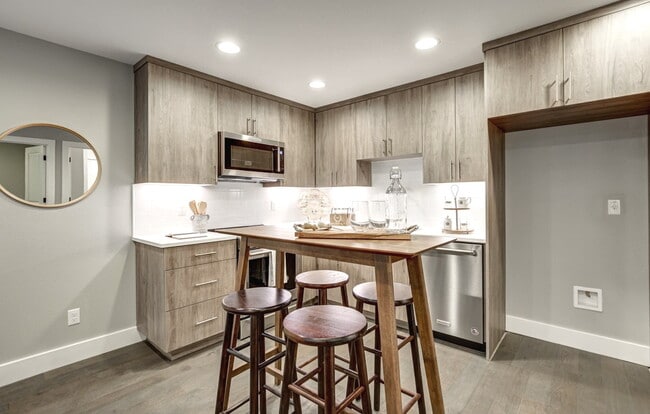 Photo - 6049 NE Flanders St Unit 6053
