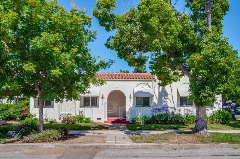 Photo - 310 Oak Street