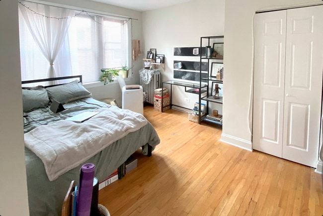 Building Photo - 816 W Cornelia Ave Unit 837-3S Rental