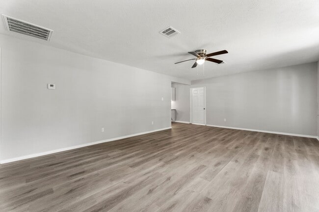 Photo - 601 Dogwood Trail