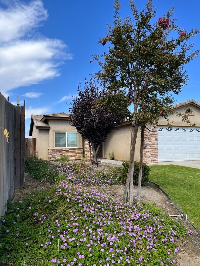 Building Photo - 4BD/2BA Home - Coming soon!