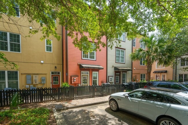 Photo - Fully Furnished 2BR Condo with Designer To...