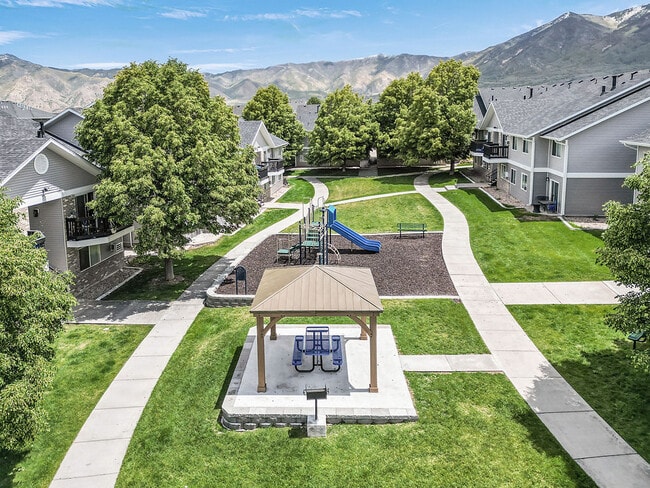 Lakeview Apartment Homes