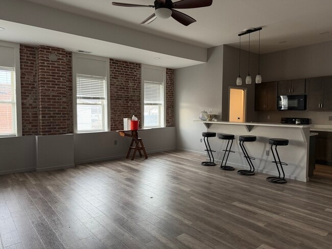 Photo - 101 E Saint Louis St Unit 1A