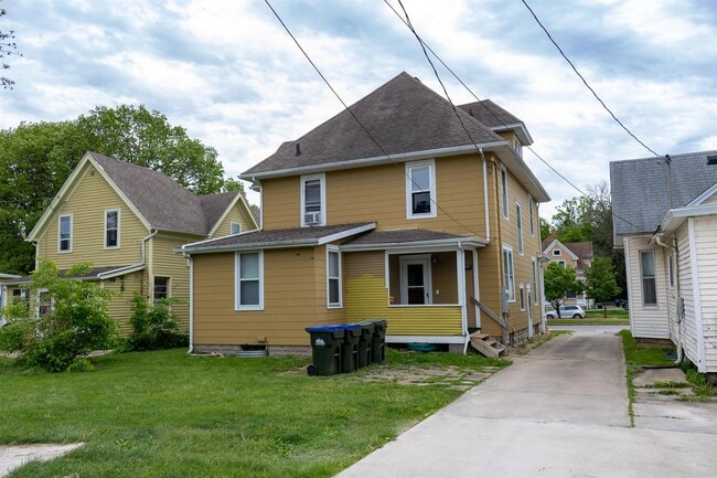Photo - 714 Iowa Ave