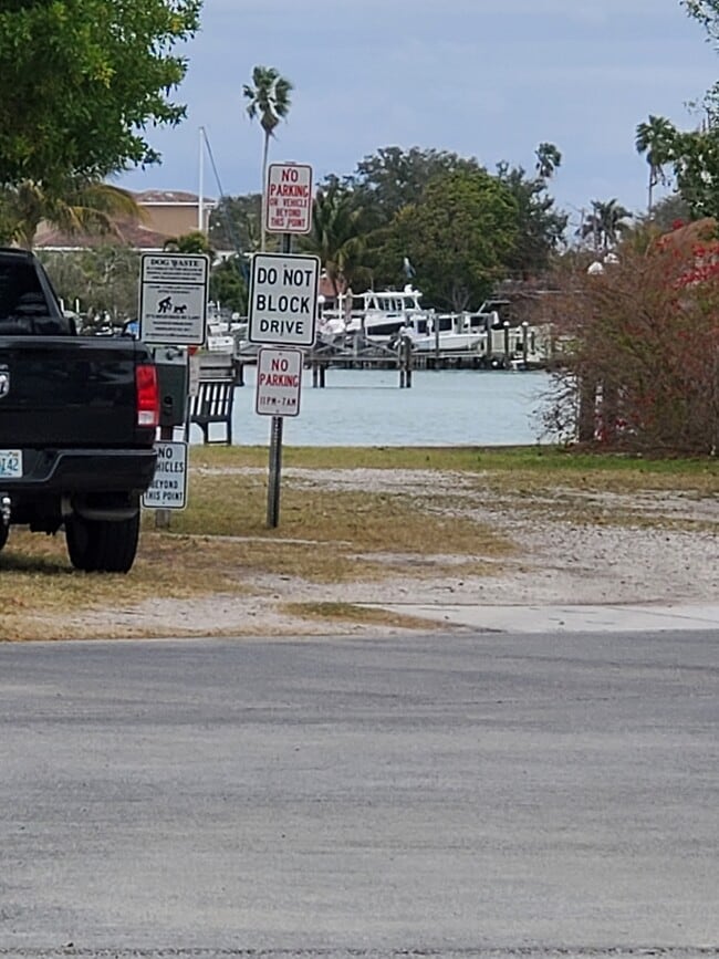 Building Photo - 13406 Boca Ciega Ave Unit #1