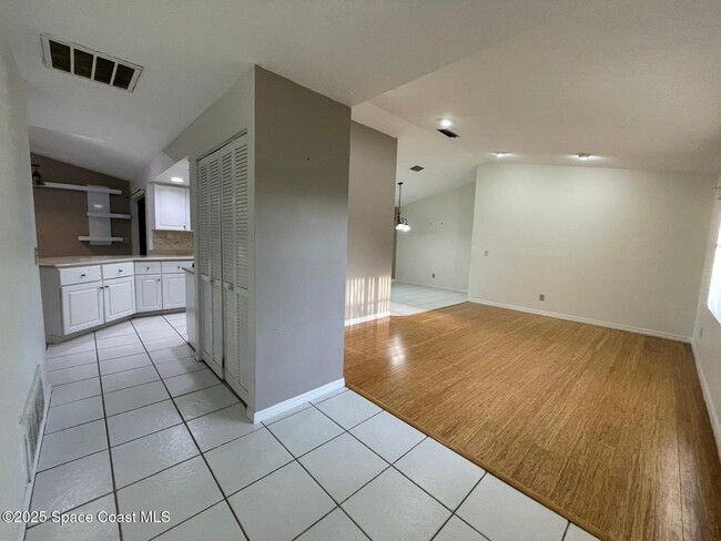 Photo - 309 Bardmoor Ln