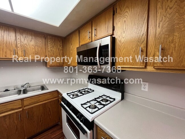 Photo - Come See This Spacious 2-bedroom 2-Bath in Downtown Salt Lake City!! Unidad B7