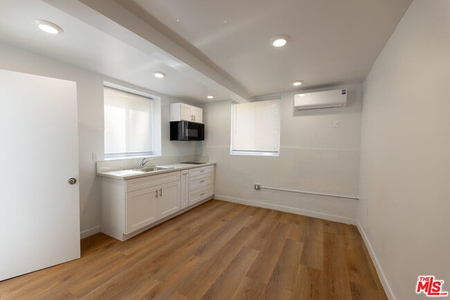 Building Photo - 1420 Alvarado Terrace Unit 13 Rental